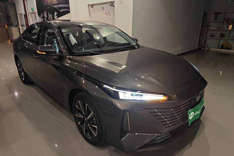 Used CHANGAN Eado 2025 Blue Whale 1.5T 500Bar Prestige Model
