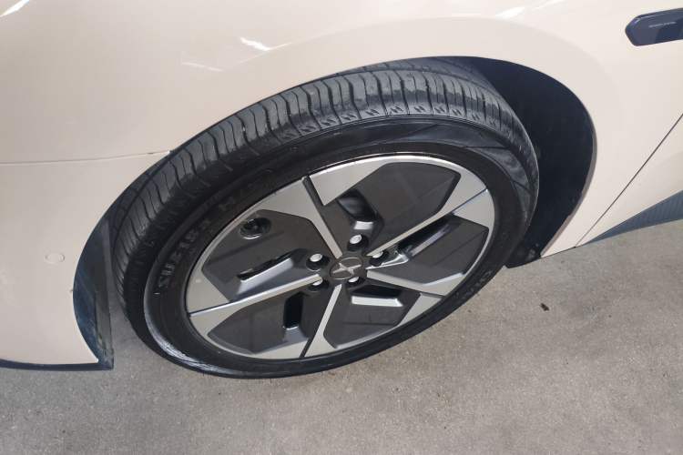 Used XPeng MONA M03 2024 620 with Ultra-Long Range Exterior 4