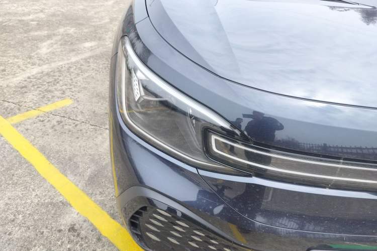 Used Volkswagen ID.6 CROZZ 2022 Long-Range PRO Edition Right Front Headlight