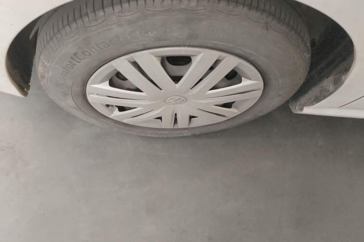 Used Volkswagen Polo 2016 1.4L Manual Fashion Model Left Front Wheel Hub