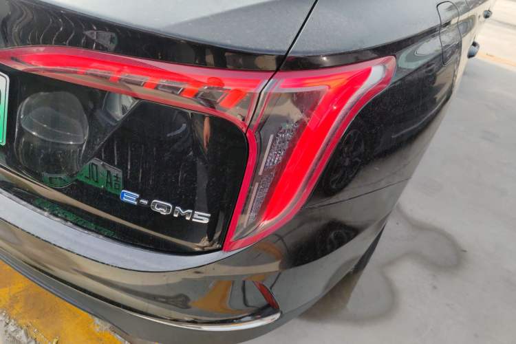Used Hongqi E-QM5 2021 Charging Version Flagship Edition Right Rear Taillight