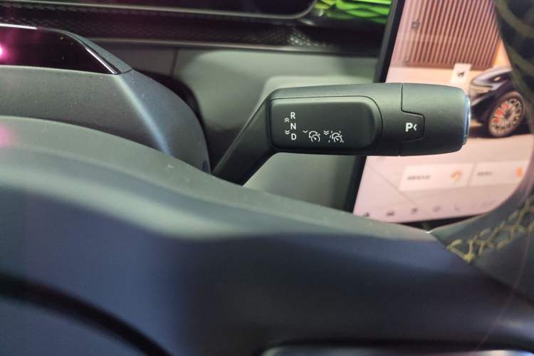 Used Zeekr 7X 2025 100 kWh Long-Range Rear-Wheel Drive with Intelligent Driving Features