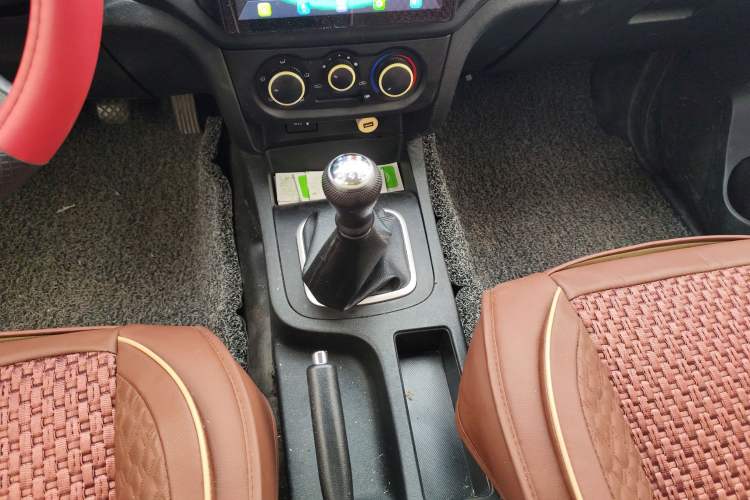 Used Chana Shenqi F30 2019 1.5L Comfort Edition China VI Dual-Cab Short-Wheelbase DAM15KL
