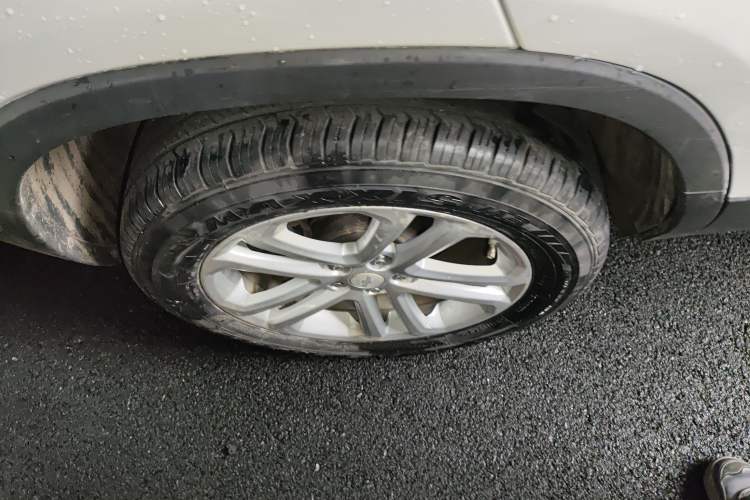 Used Chevrolet Trax 2017 1.4T Automatic All-Wheel-Drive Flagship Model Right Rear Wheel Hub