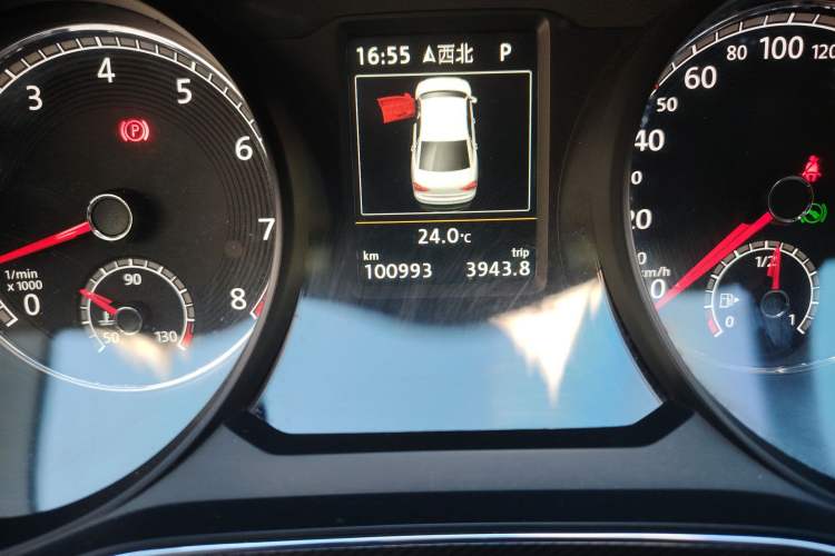 Used Volkswagen Passat 2016 330TSI DSG Prestige Edition Odometer Close Up