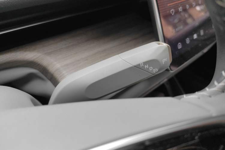 Used CHANGAN NEVO A07 2023 Range-Extended 200 Pro Gear Lever