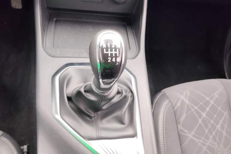 Used Great Wall King Kong Poer 2022 2.0T Manual Diesel Two-Wheel Drive Elite Version with Long Bed GW4D20M Gear Lever