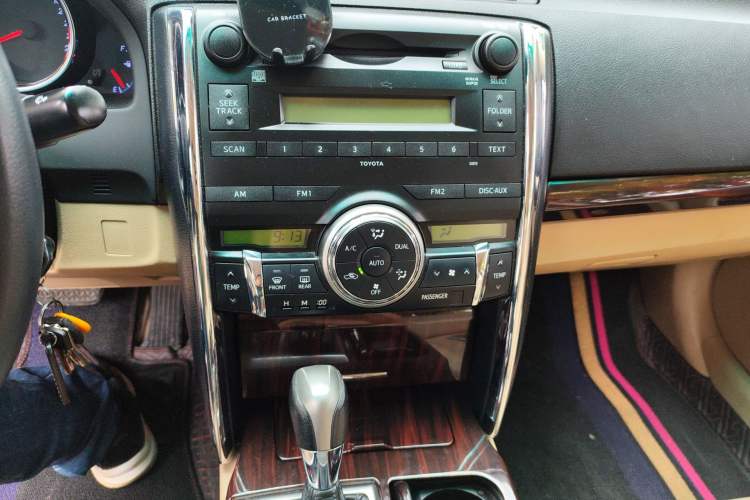 Used Toyota Reiz 2013 2.5S Elite Edition Audio And AC Panel