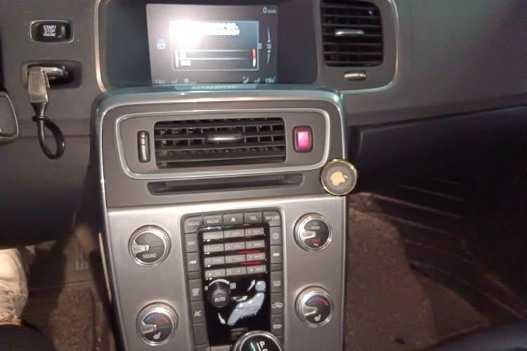 Used Volvo S60 2016 S60L T4 Zhiyuan Edition
