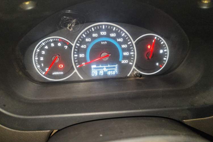 Used Wuling Rongguang V 2016 1.5L Standard Version
