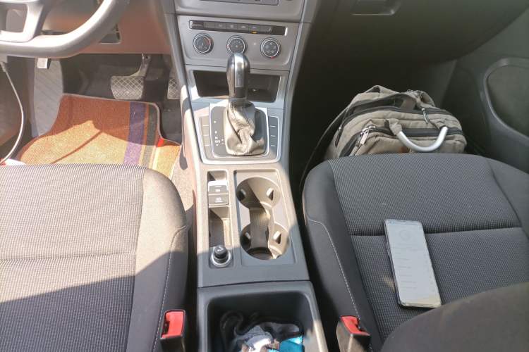 Used Volkswagen Golf 2016 1.6L Automatic Fashion Model