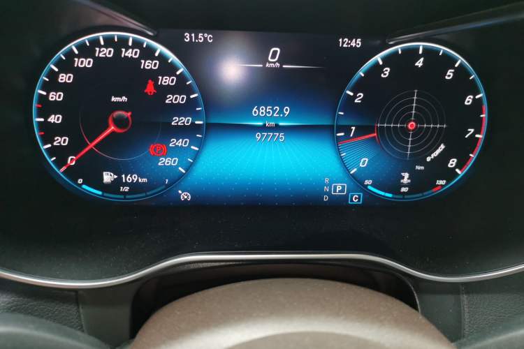 Used Mercedes-Benz GLC 2020 GLC 260 L 4MATIC Luxury Model Odometer Close Up