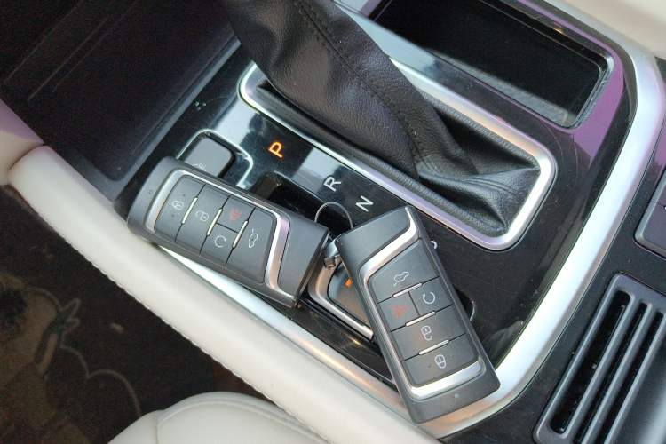 Used GAC Trumpchi GS8 2017 320T Two-Wheel Drive Luxury Smart Connectivity Version (7 Seats)
