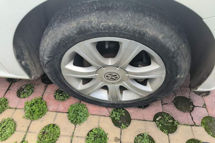 Used Volkswagen Lavida 2013 Revised Classic 1.6L Automatic Fashion Edition
