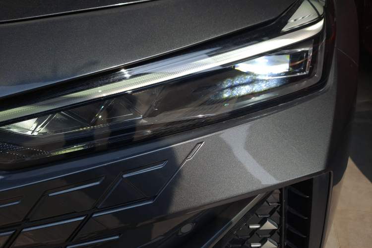 Used Changan UNI-V 2022 1.5T Prestige Version