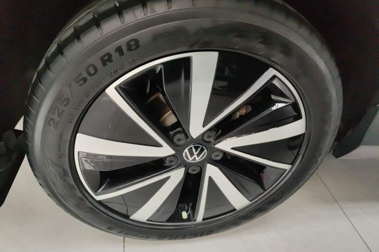 Used Volkswagen Tharu 2023 300TSI Two-Wheel-Drive Moonlight Edition Exterior 5