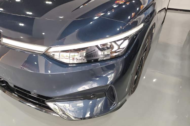 Used Volkswagen ID.7 VIZZION 2024 PRO Model Left Front Headlight