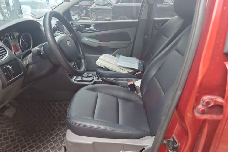 Used Ford Focus 2013 Hatchback Classic 1.8L Automatic Base Model
