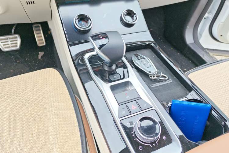 Used JETOUR X70 C-DM 2024 Far Voyage PRO 7-Seater Gear Lever