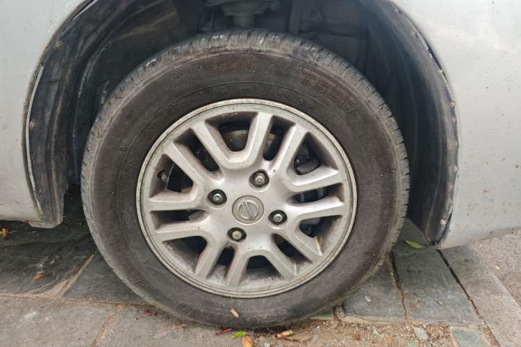 Used Nissan NV200 2012 1.6L 232 Seats Luxury Version
