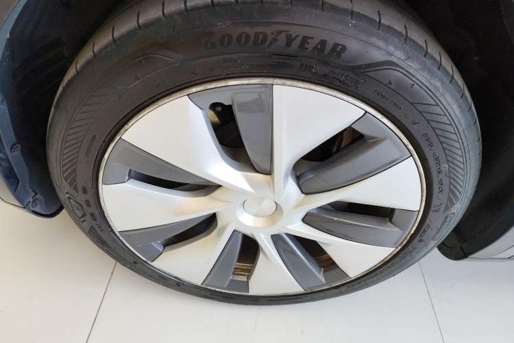 Used Tesla Model Y 2023 Rear-Wheel-Drive Version