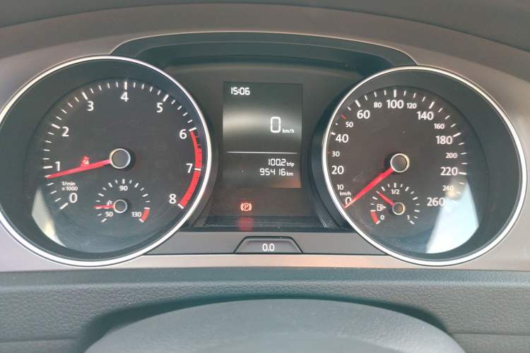 Used Volkswagen Golf 2016 1.6L Manual Fashion Edition