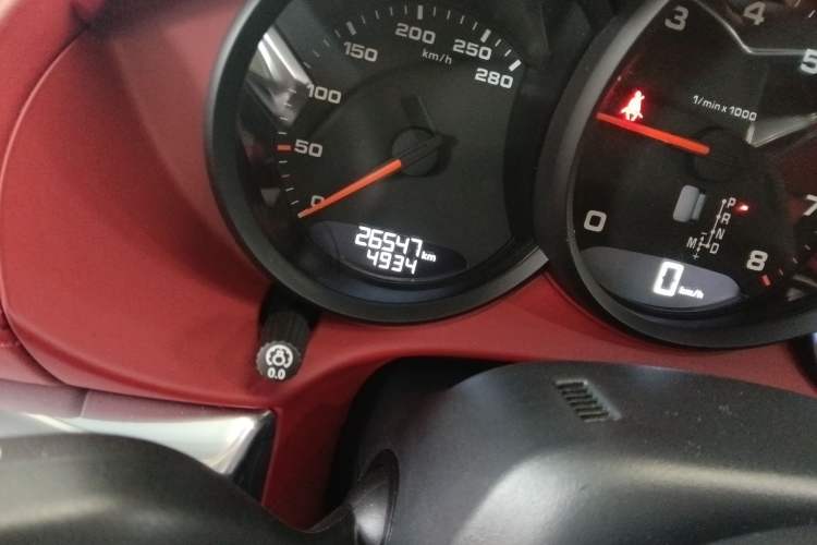 Used Porsche 718 2022 Boxster 2.0T Odometer Close Up