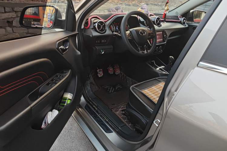 Used Soueast DX3 2018 1.5L Manual Luxury Model

