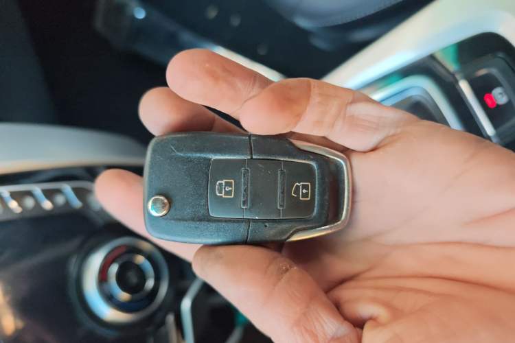 Used Luxgen U6 SUV 2016 1.8T Enhanced Appeal Version Vehicle Key