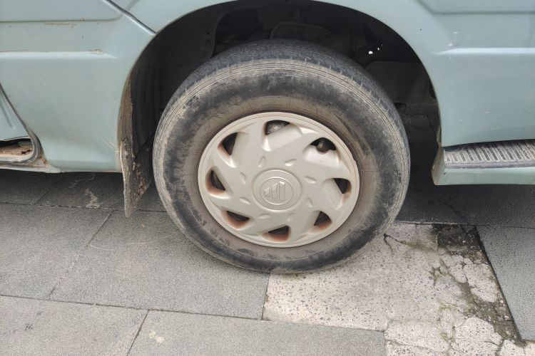 Used Foton Scenic 2014 2.0L Express Classic Short-Wheelbase High-Roof 491EQ4A