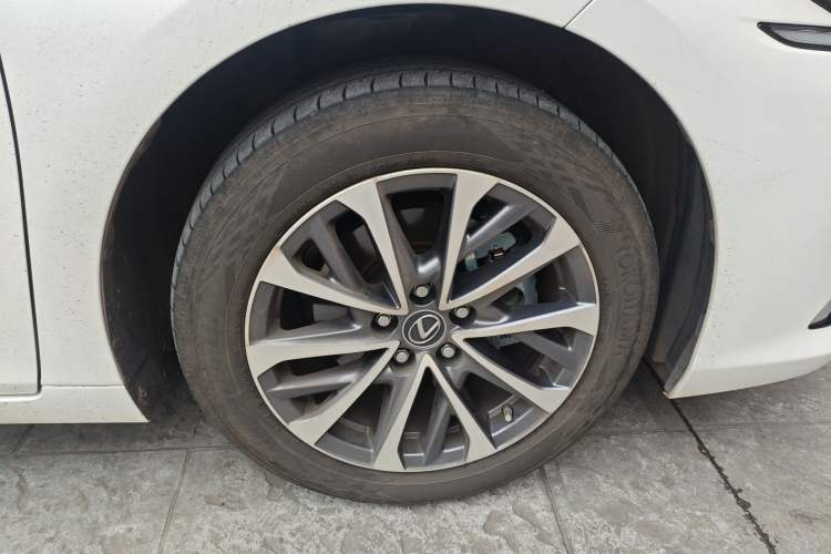 Used Lexus ES 2025 200 Premium Edition
