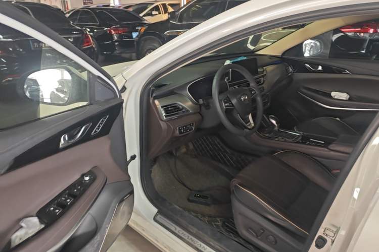 Used CHANGAN Raeton CC 2018 1.5T Automatic Zunya Model China V Standard
