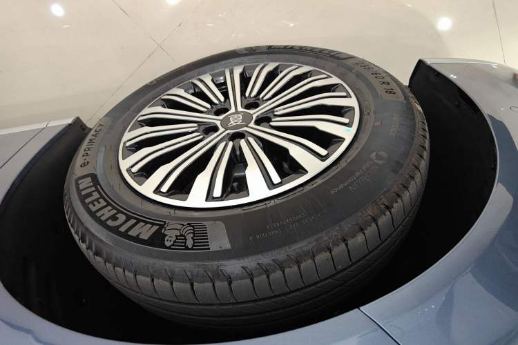 Used BYD Xia 2025 DM-i 1.5T 180km Excellence Model