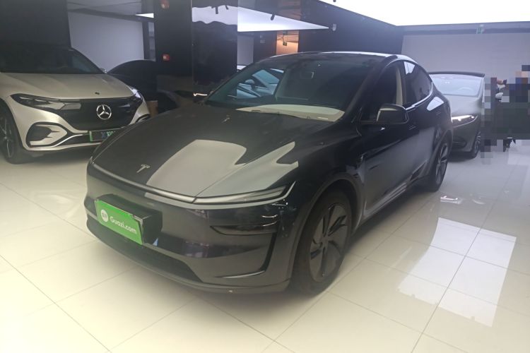 Used Tesla Model Y 2025 Long-Range All-Wheel-Drive Version