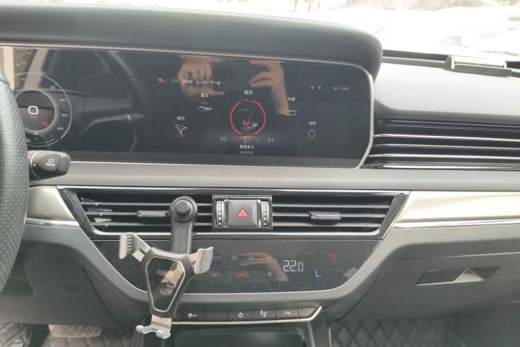 Used Hongqi HS5 2022 Facelifted Version 2.0T Smart Connect Flagship All-Wheel-Drive Edition
