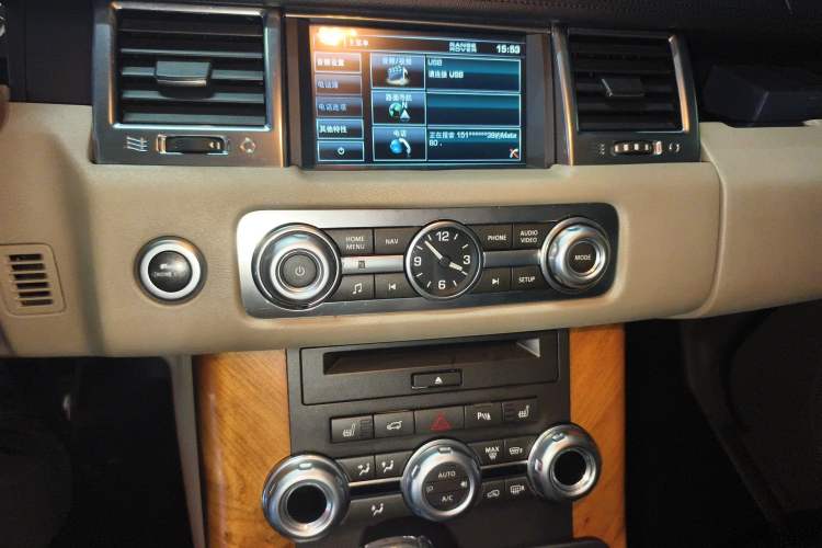 Used Land Rover Range Sport 2012 3.0 TDV6 HSE Diesel Edition Audio And AC Panel