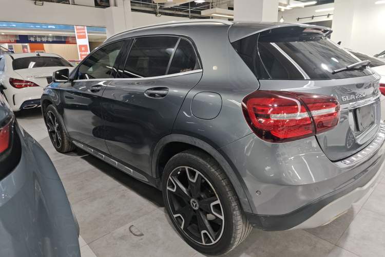 Used Mercedes-Benz GLA 2017 GLA 220 4MATIC Fashion Model
