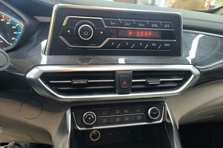 Used SAIC MAXUS Dajia 5 2022 430 km Elite Version 7-Seater