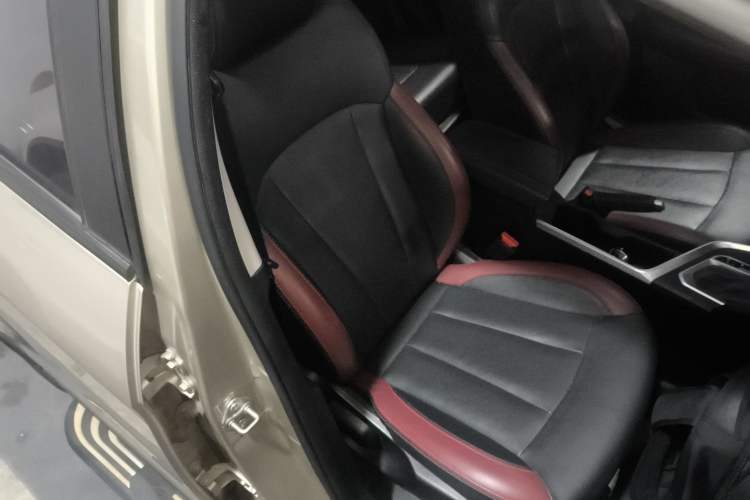 Used Geely Auto Vision X3 2021 PRO 1.5L CVT Deluxe Model Right Front Seat