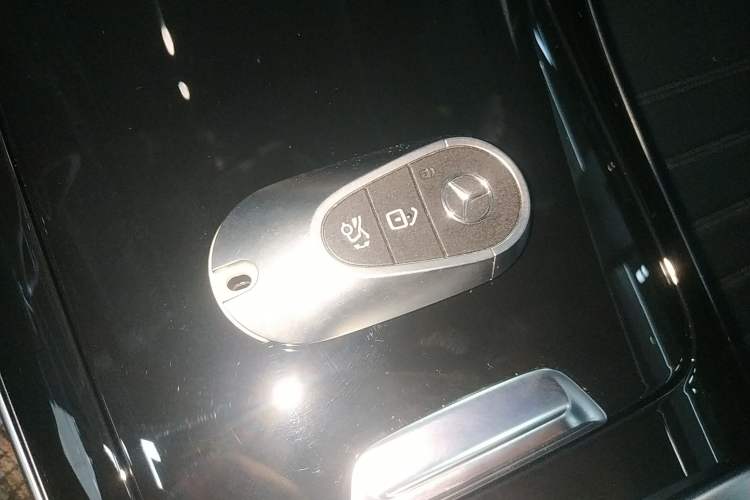 Used Mercedes-Benz C-Class 2023 Second Facelift C 260 L Sport Edition Vehicle Key