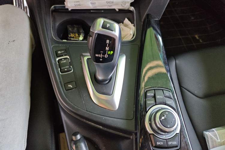 Used BMW 3 Series 2016 320Li Fashion Model Gear Lever