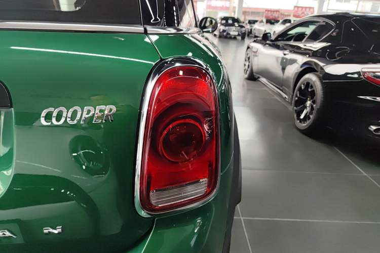 Used MINI Countryman 2019 1.5T COOPER Artist Weekend Travel Edition Exterior 6