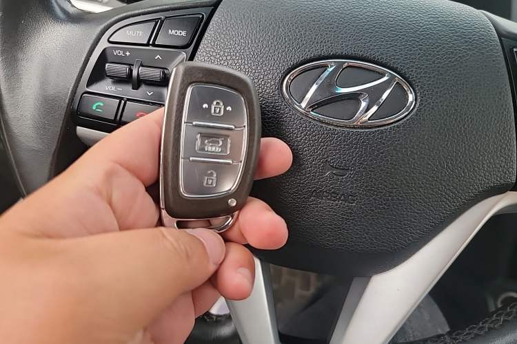 Used Hyundai Tucson 2015 2.0L Automatic Two-Wheel Drive Smart Version
