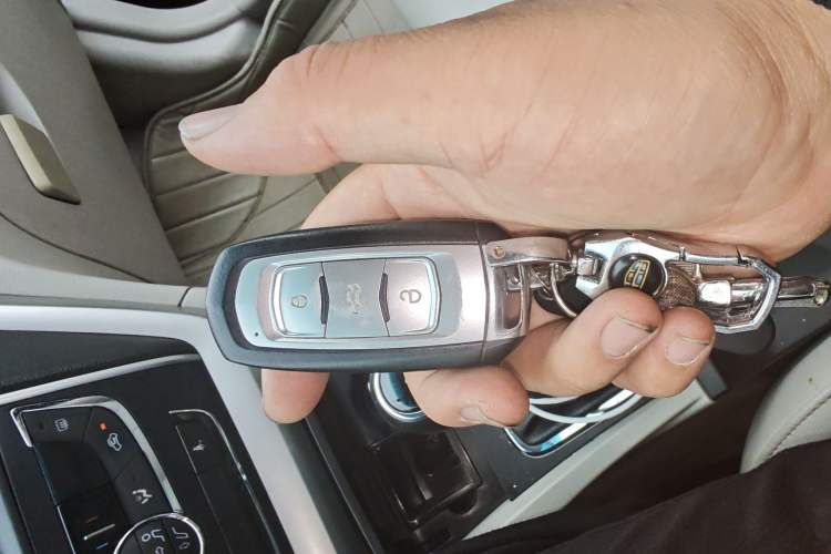 Used Geely Auto Emgrand 2016 Sedan 1.5L Manual Luxury Model