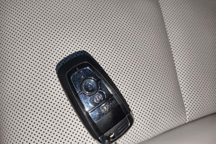 Used Lincoln Corsair 2023 2.0T Two-Wheel Drive Luxury Edition Interior 1