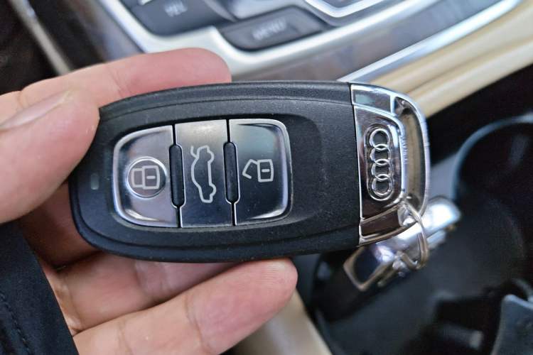 Audi A6L 2012 50 TFSI quattro Luxury Model с пробегом