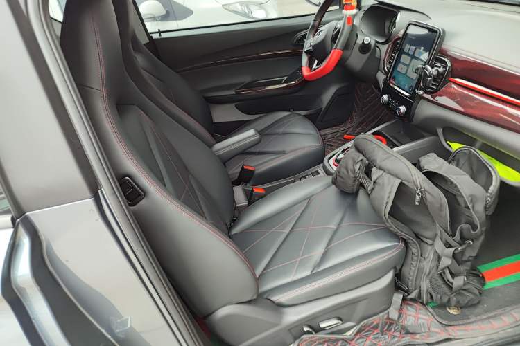 Used Chery QQ Little Ant 2022 Sweet Pink Edition Half-Sugar Version Lithium Iron Phosphate 29.2 kWh 30 kW 301 km Right Front Seat