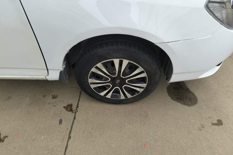 Used BYD F3 2015 Energy-Efficient Model 1.5L Manual Comfort Edition Right Front Wheel Hub