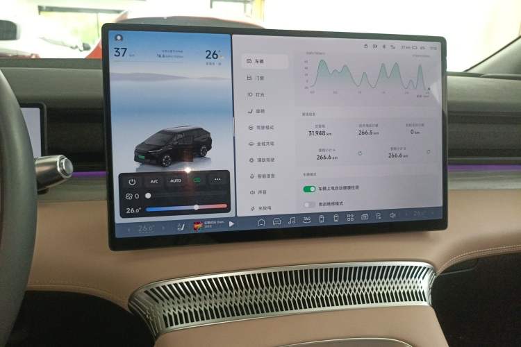 Used XPeng X9 2024 702 Ultra-Long Range Max
