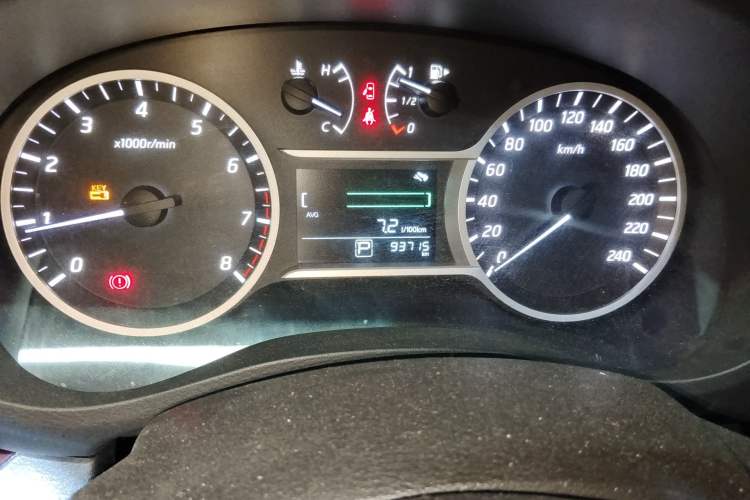 Used Nissan Lannia 2016 1.6L CVT Smart Cool Edition Odometer Close Up